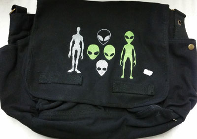 Alien Figures Messenger Bag - Click Image to Close