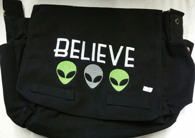 Believe 3 Alien Head Messenger Bag - Click Image to Close