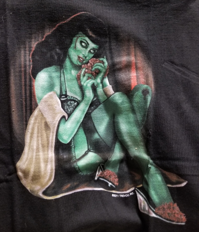 Bettie Page Zombie T-Shirt - Click Image to Close