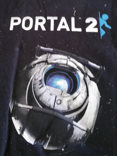 Portal 2 T-Shirt - Click Image to Close